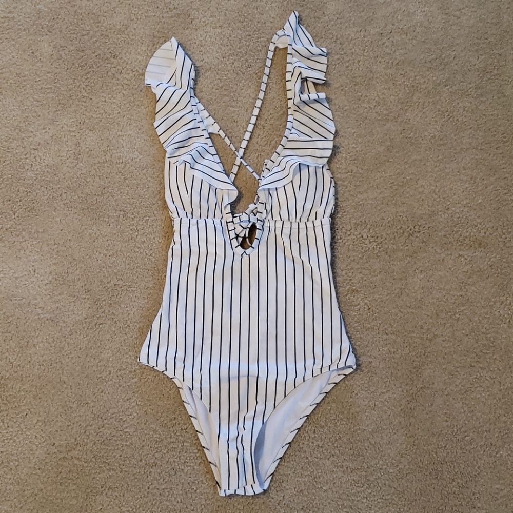 Cupshe Faballa One Piece Swimsuit
